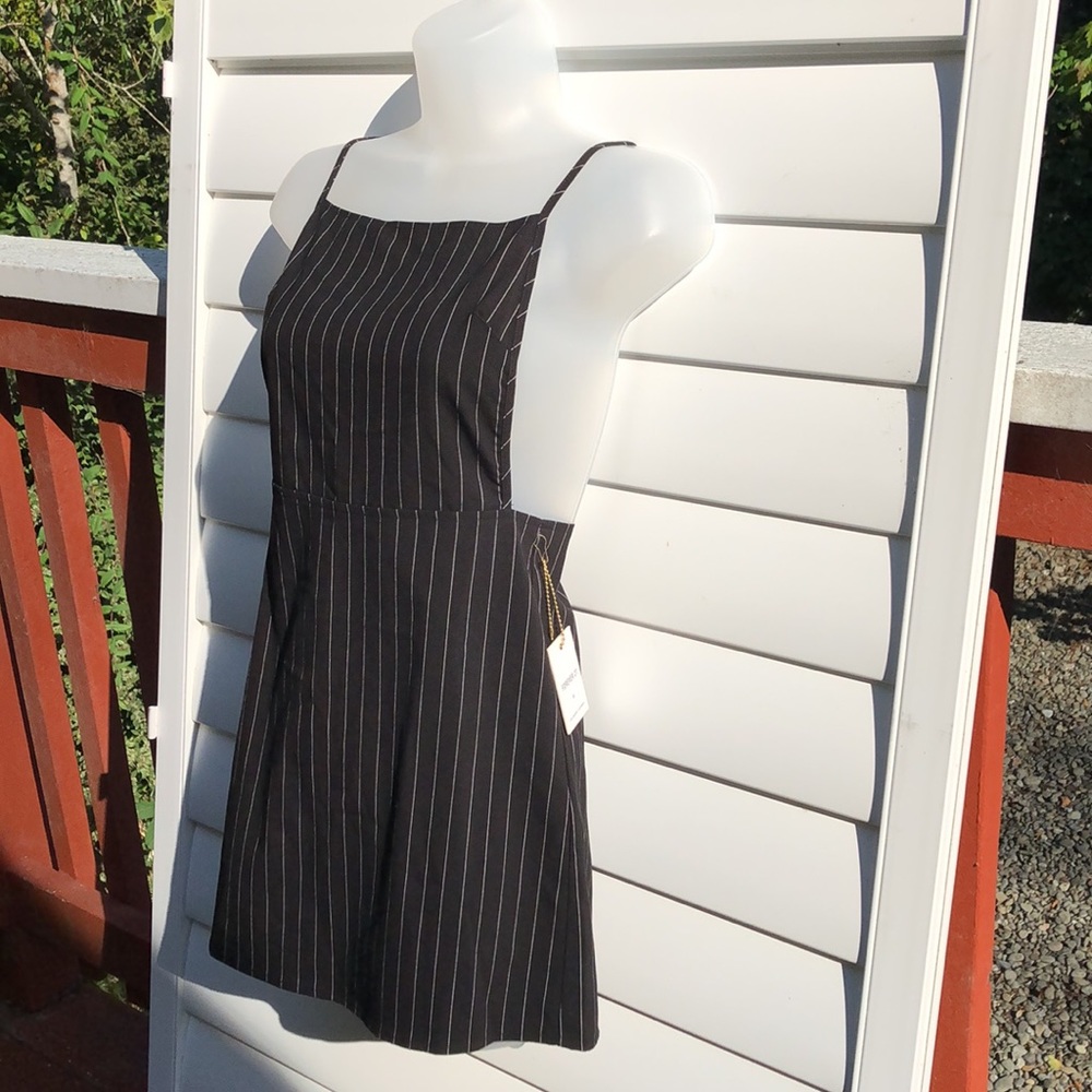 NWT FOREVER 21 pinstriped woven coverall mini dress - Picture 6 of 16